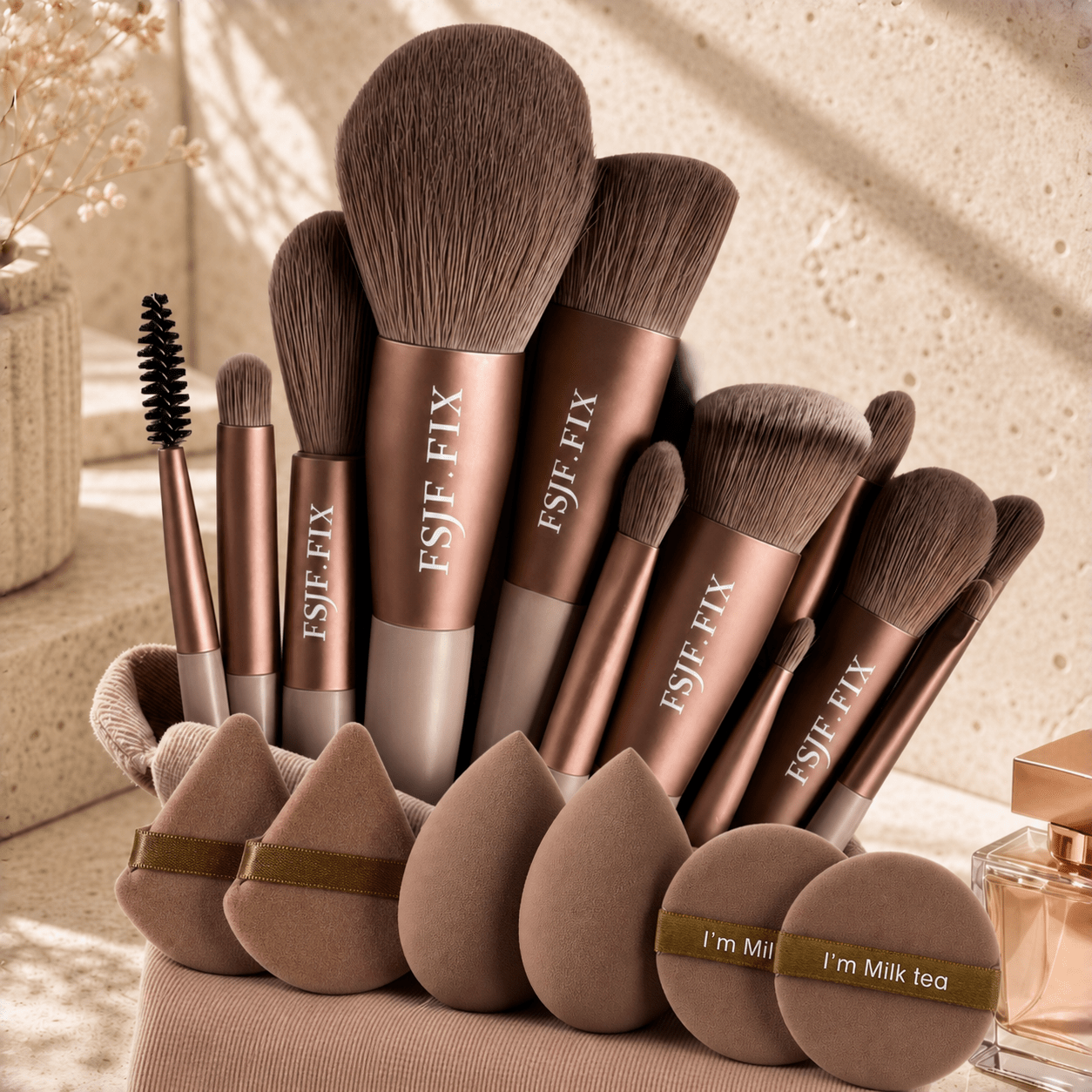 18pcs Makeup Brush Set by Brand FSJF FIX, Including Eyeshadow Brush, Foundation Brush, BB Cream Brush, And Concealer Brush. This Is a Soft And Multi-Functional Makeup Tool Set Designed for Women, Random Bristles