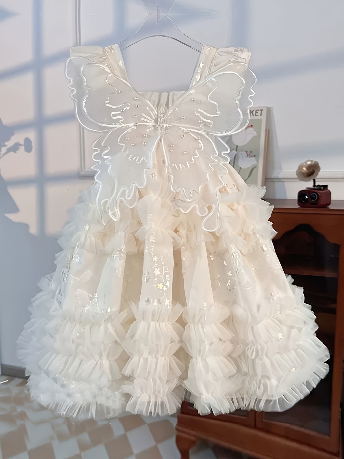 Summer Flying Sleeve Mesh Dress for Girls / Featuring 3D Butterfly Angel Wings / a Floral Tulle Mid-Length Skirt