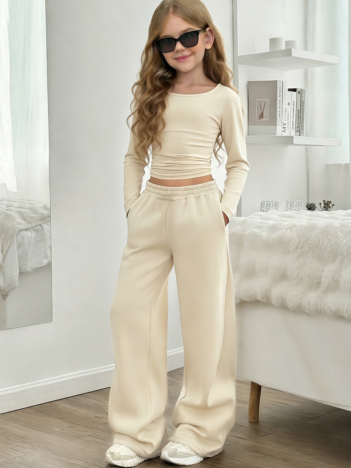 Clothing: Teen Girl Clothes: Soft Warm-Toned Casual Pleated Round Neck Solid Color Short Top with Wide-Leg Pants Set, Suitable for Teenagers; Casual Daily Fashion Light Yellow Clothing Teen Two-Piece Pants Top Set; Spring, for Outdoor